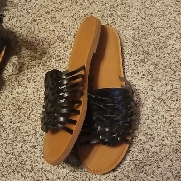 Sandal bundle! - Picture 4 of 4